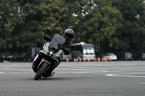 VOGE SR450X